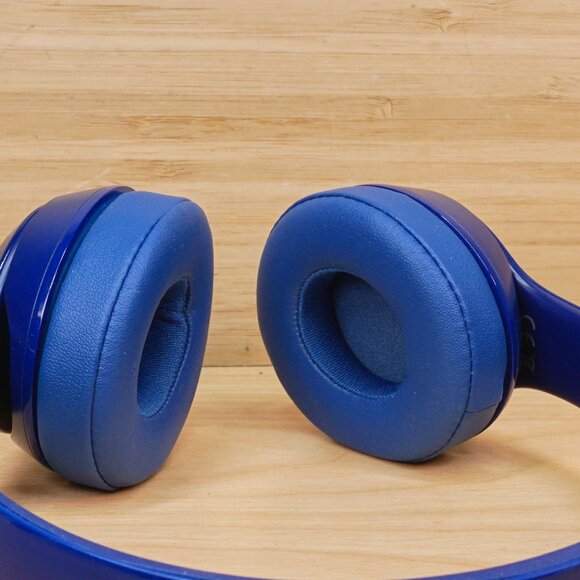 Beats by Dr. Dre Solo2 Wired Over the Ear Headphones, Model B0518, Blue - Picture 6 of 10